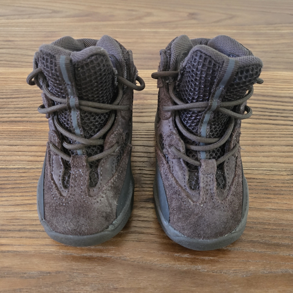 Kids Yeezy Desert Boot ‘Oil’  Kids US 6 - Picture 3 of 16